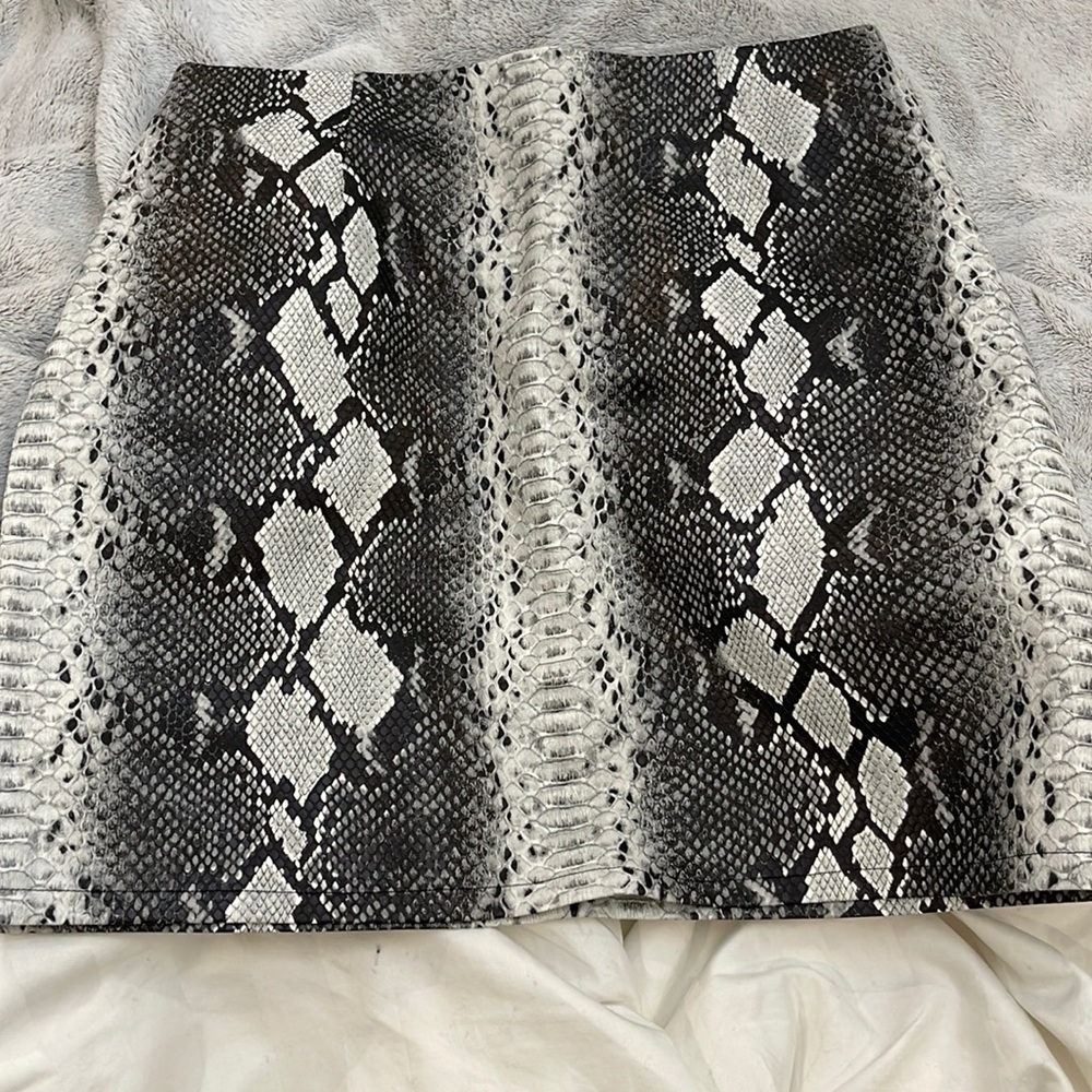 Pookie & Sebastian faux leather skirt